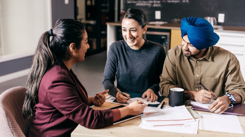 Newcomers to Canada and their first home - Multi-Prêts Mortgages