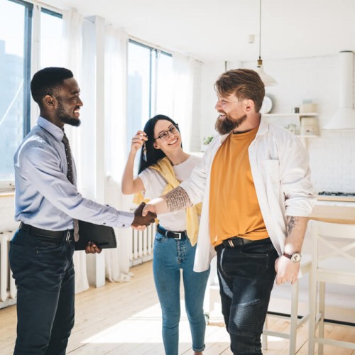 Couple avec Courtier